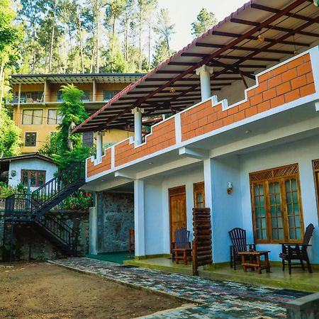 Dinaro Guest Hotel เอลลา ภายนอก รูปภาพ