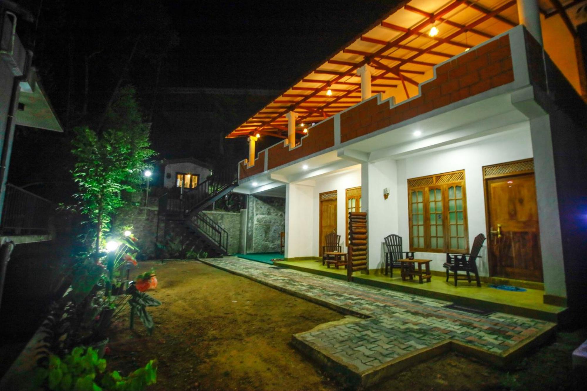 Dinaro Guest Hotel เอลลา ภายนอก รูปภาพ
