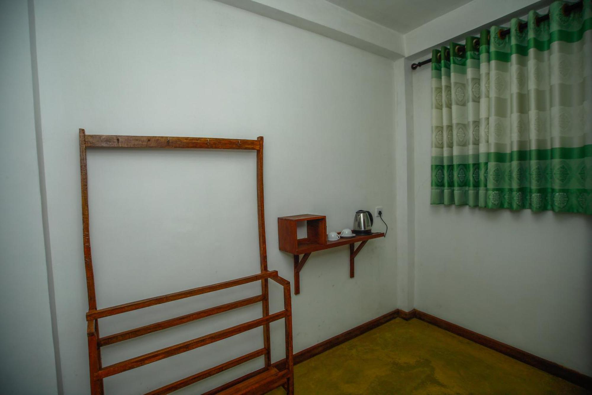 Dinaro Guest Hotel เอลลา ภายนอก รูปภาพ