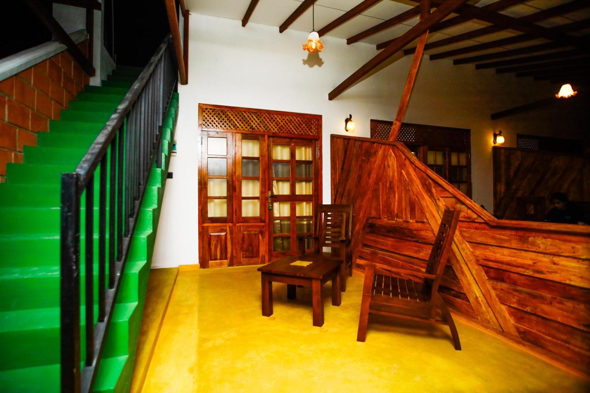 Dinaro Guest Hotel เอลลา ภายนอก รูปภาพ