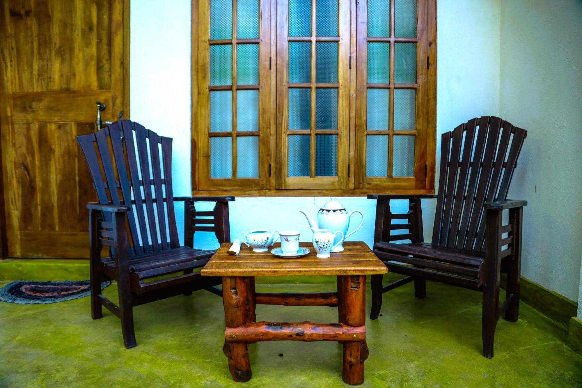 Dinaro Guest Hotel เอลลา ภายนอก รูปภาพ