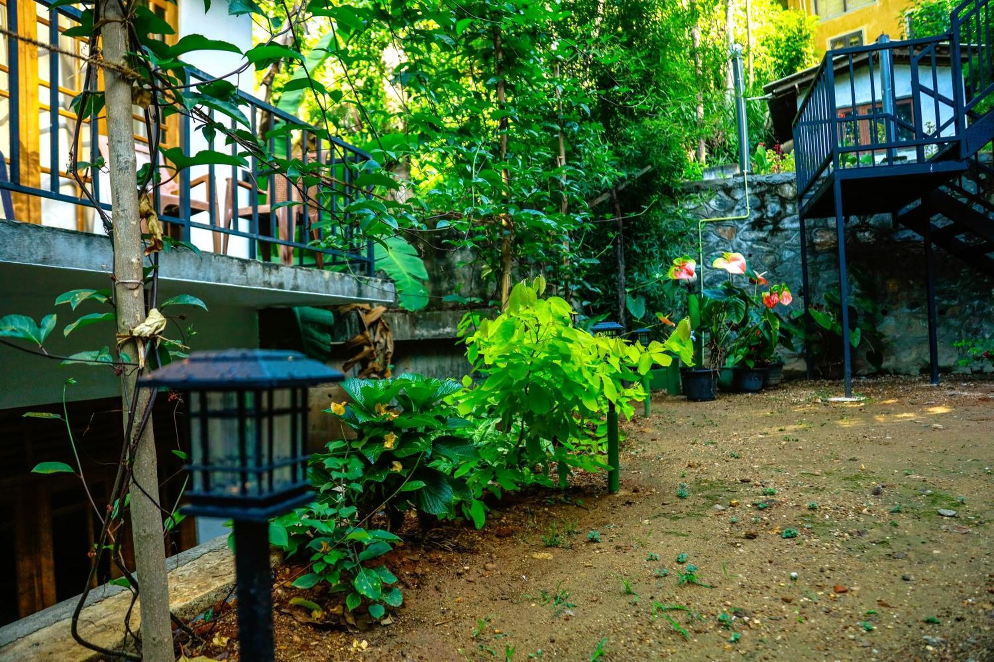 Dinaro Guest Hotel เอลลา ภายนอก รูปภาพ