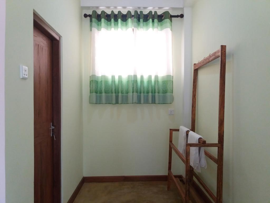 Dinaro Guest Hotel เอลลา ภายนอก รูปภาพ