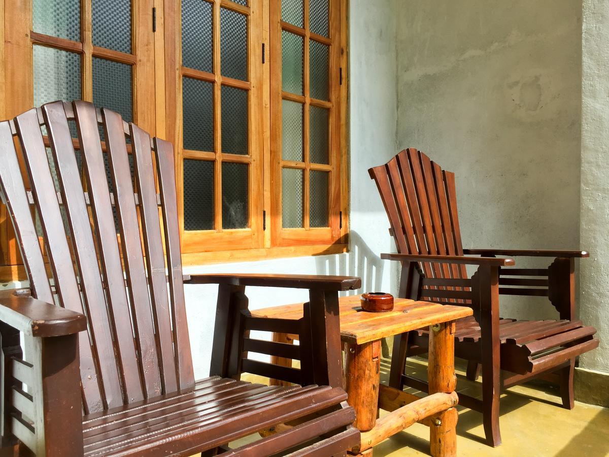 Dinaro Guest Hotel เอลลา ภายนอก รูปภาพ