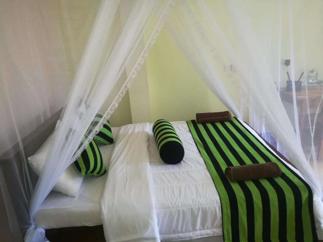 Dinaro Guest Hotel เอลลา ภายนอก รูปภาพ