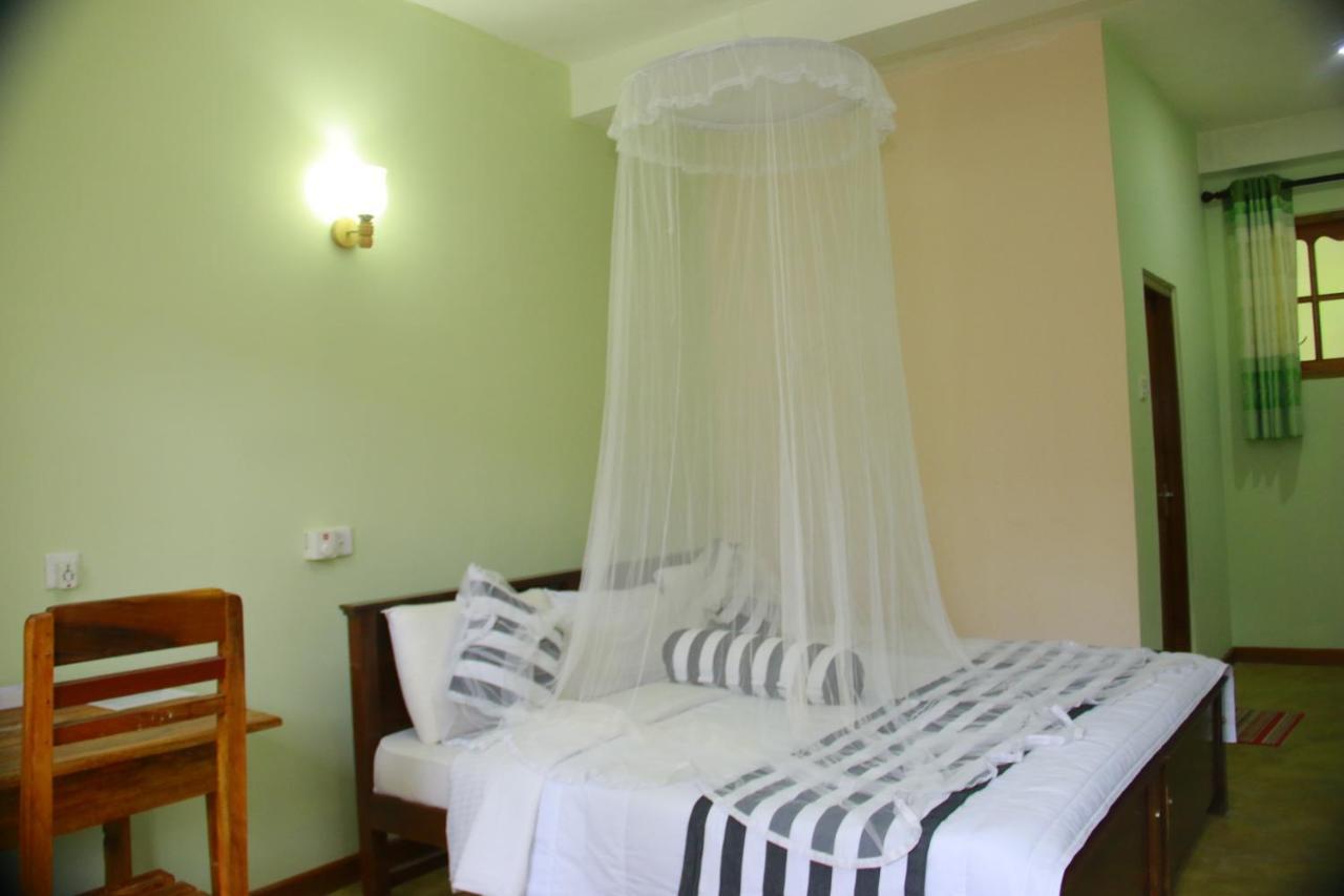 Dinaro Guest Hotel เอลลา ภายนอก รูปภาพ