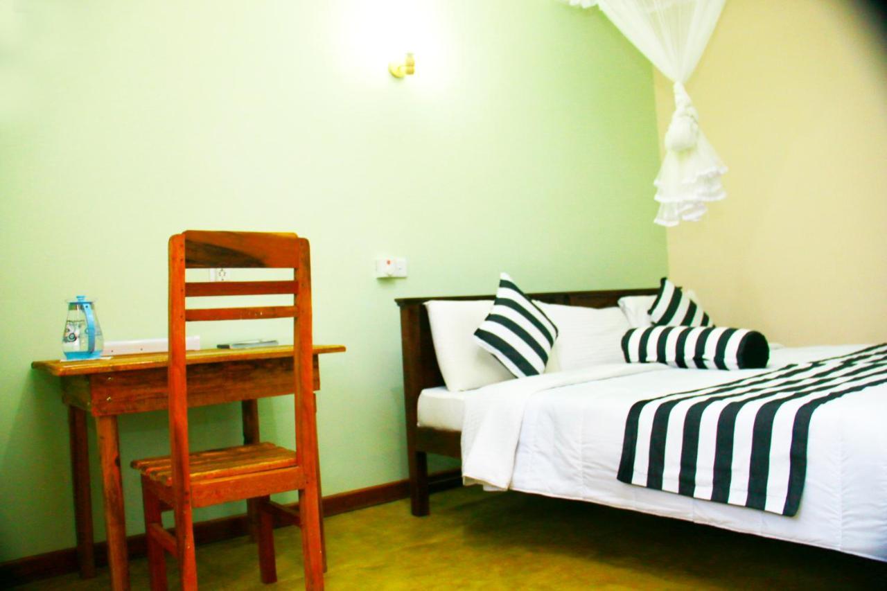 Dinaro Guest Hotel เอลลา ภายนอก รูปภาพ