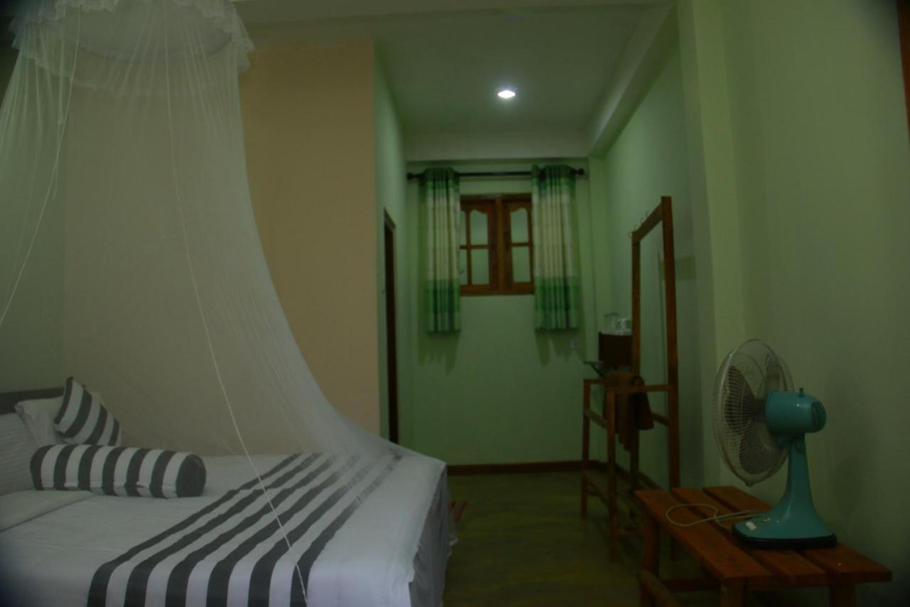 Dinaro Guest Hotel เอลลา ภายนอก รูปภาพ